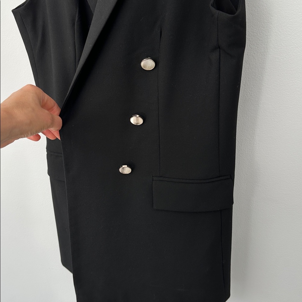 Black Sleeveless Blazer